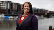 – Vi feirer sammen fordi vi er en levende og nærværende folkekirke, sier May Bente Jønsson, leder i Samisk kirkeråd. Foto: Den norske kirke.