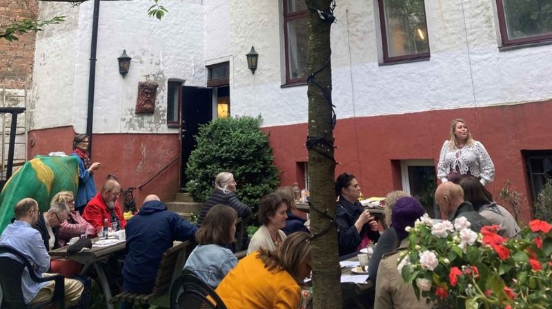 Velkommen til bakgårdsfest!