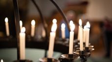 Den norske kirke inviterer til sørgegudstjenester søndag 30. august etter kong Haralds dødsfall.