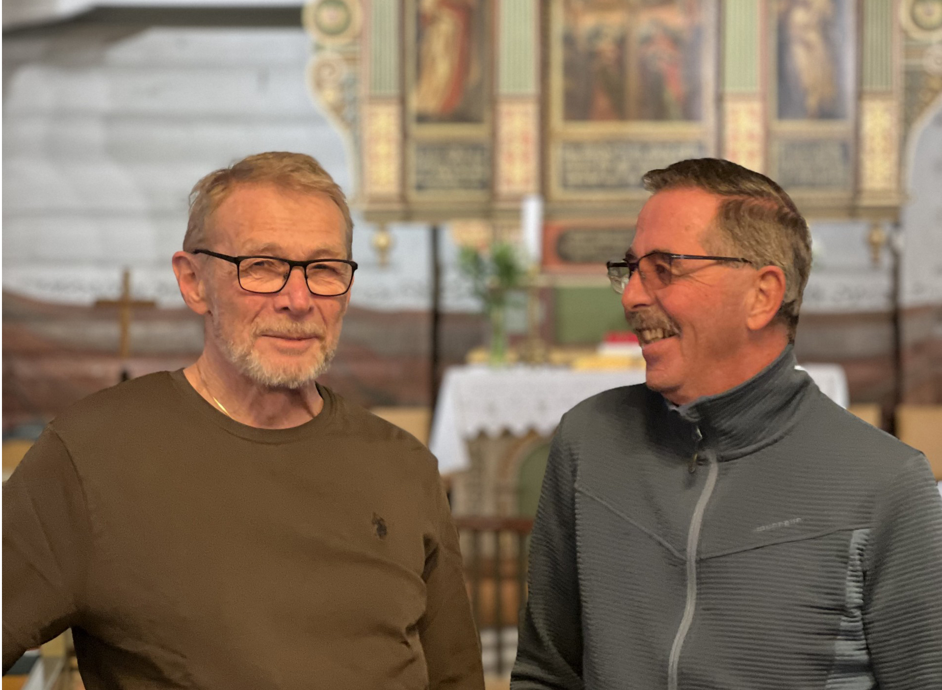 To glade Espen Askeladder som gleder seg over å nøste i historiens spennende og ofte overraskende røde tråder.