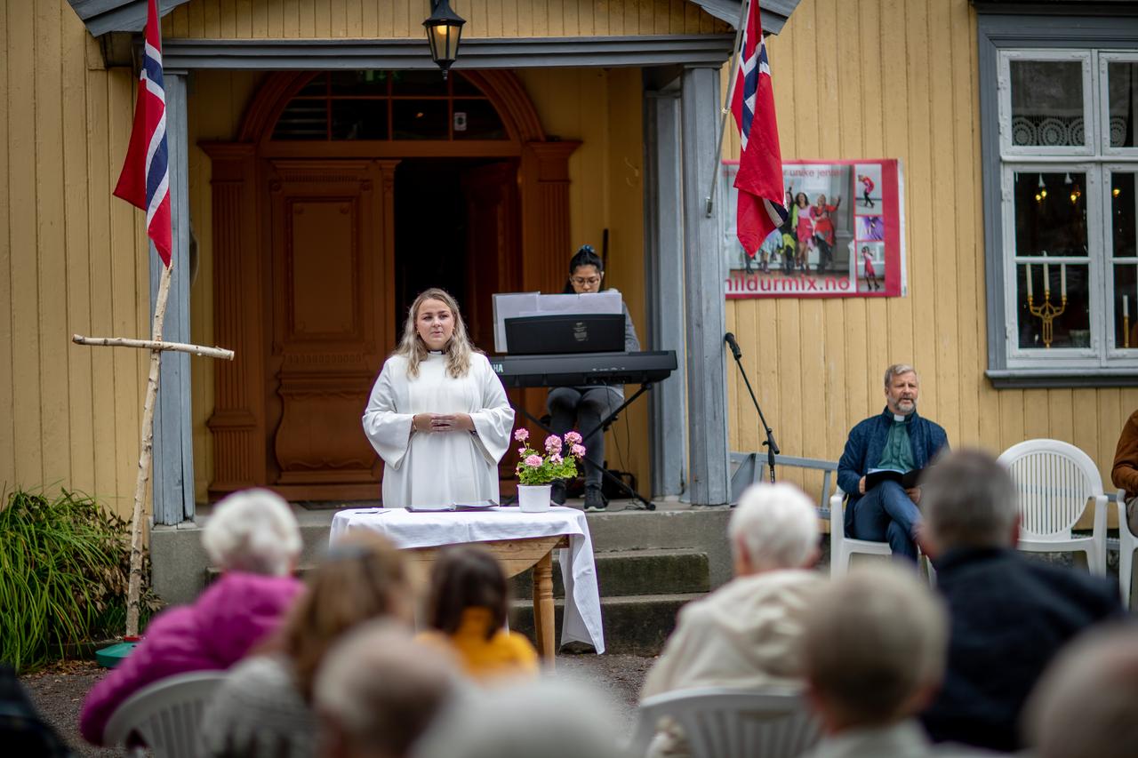 Utendørsgudstjeneste