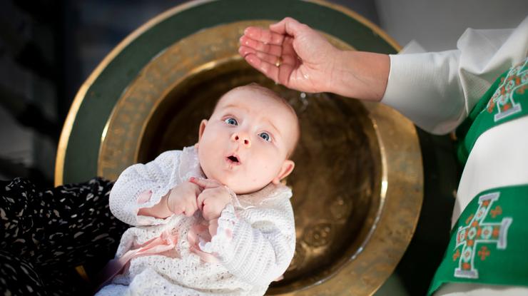 Dåp i kirken. Foto: Bo Mathisen