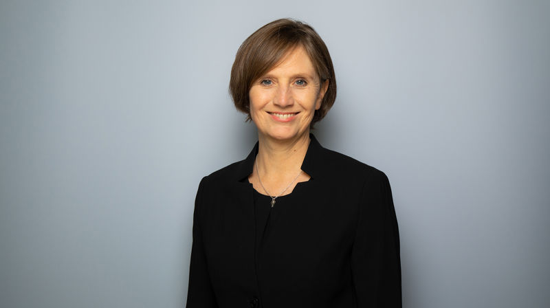 Kjersti Toppe er barne- og familieminister. Måndag skal ho innom dei listeførte kyrkjene Øre kyrkje og Molde domkirke. Bilete: NTB Kommunikasjon/Statsministarens kontor