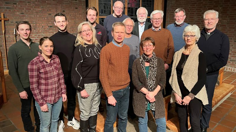 Foran fra venstre: Annlaug Aasen Thorjussen, May Britt Esse Berge (leder), Hans Inge Corneliussen, Birgit Eikill, Ellen Johanne Onstad. Bakerst fra venstre: Sindre Matre Frøyshov, Ludvig Skolt, Øystein Birkeland, Finn Egén Mobæk, Kjell Beisland, Dag Ramberg, Torgeir Nevland, Helge Nome Næsheim (nestleder), Dag Høyem (sokneprest).