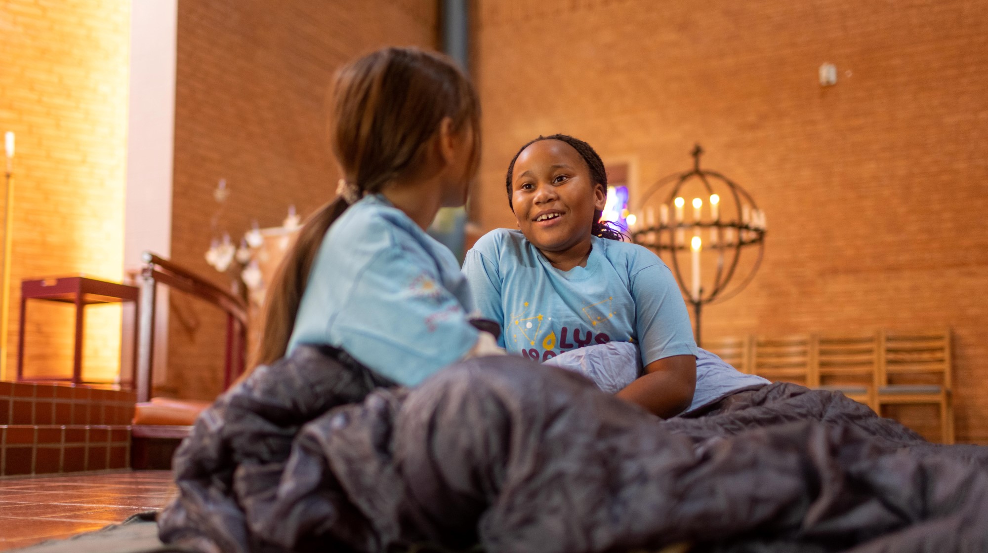 Denne helgen er det første søndag i advent, og mange steder er elleveåringer invitert til å overnatte i kirken. Foto Eirik Arneberg / Den norske kirke