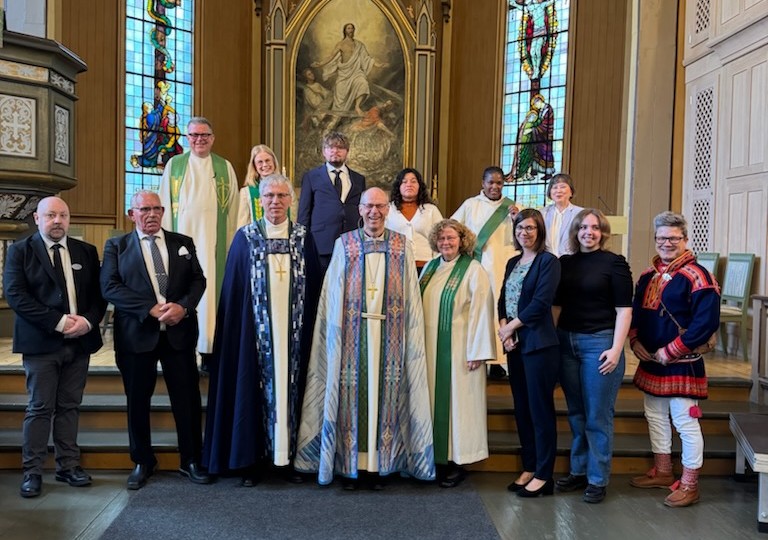 Biskop Olav Øygard og medvirkende i avskjedsgudstjenesten søndag 17. august 2025