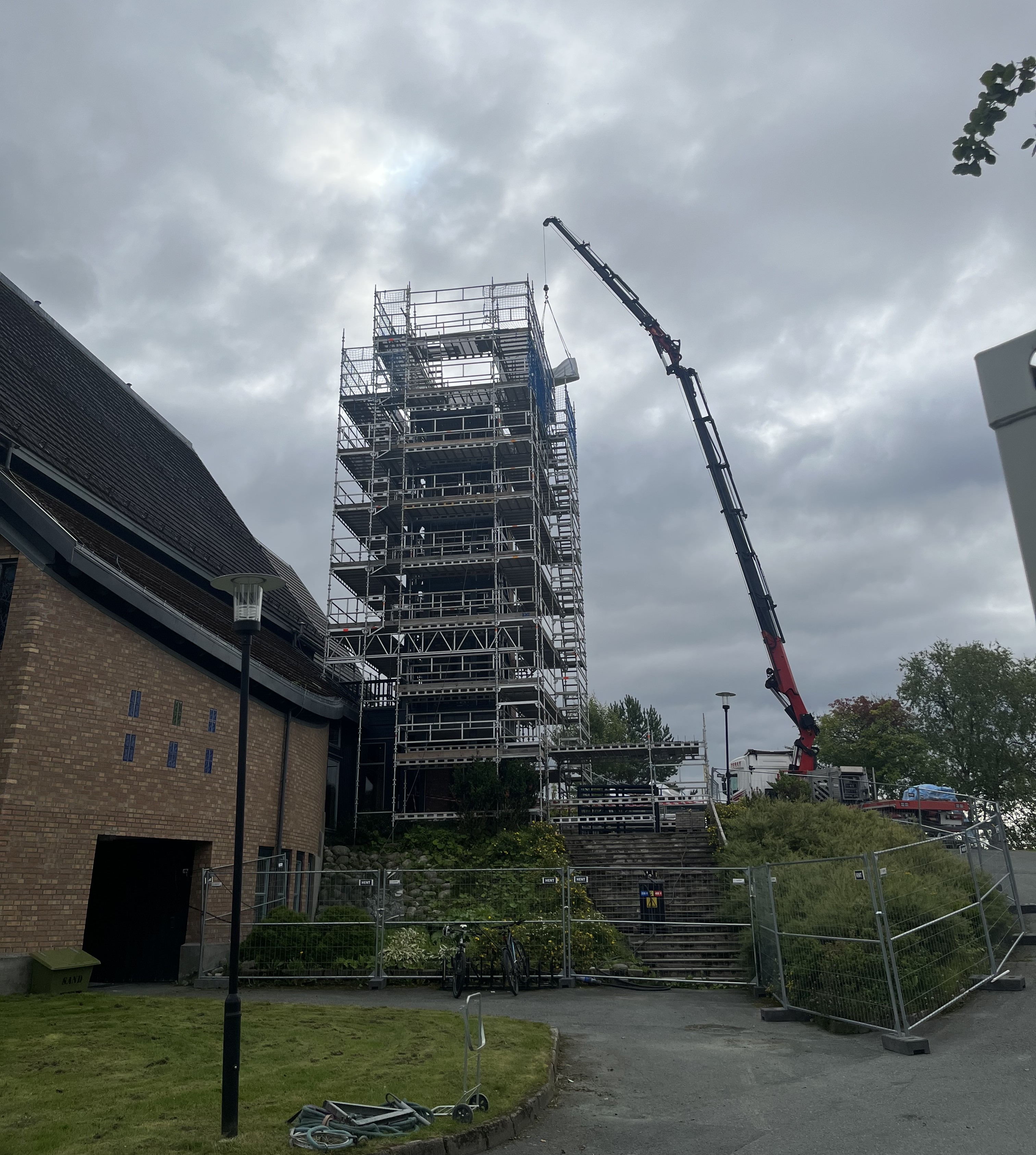 Rehabiliteringen av klokketårnet er i gang
