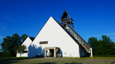 Holmen kirke. Foto: Norunn Edvardsen