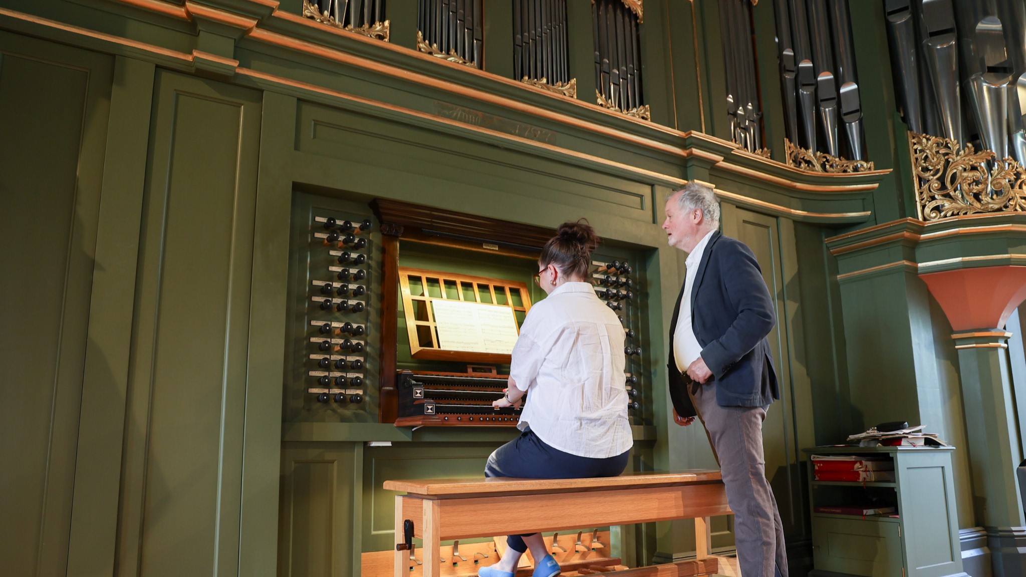 Her underviser ledende domkantor, Kåre Nordstoga. Foto: Den norske kirke.