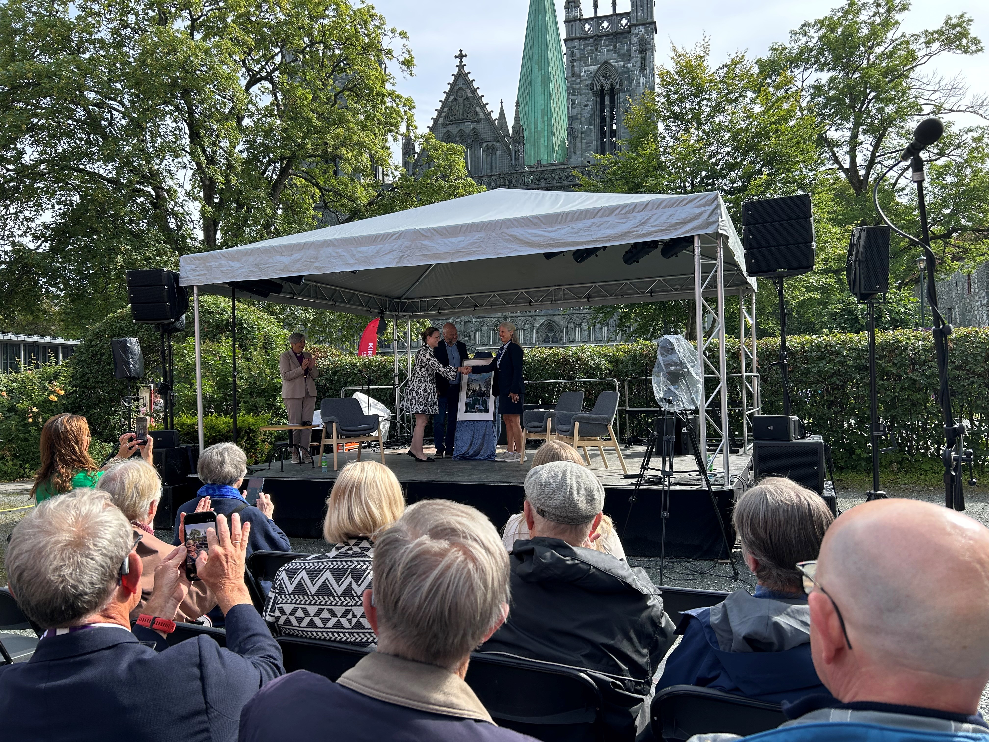 Juryen har bestått av: Biskop Herborg Finnset, leder; Agnes Sofie Gjeset, Nidaros bispedømmeråd; Øyvind Skogvold, direktør Falstadsenteret; Marit Arnstad, tidl. politiker. Foto: Tina Solbakken / Den norske kirke