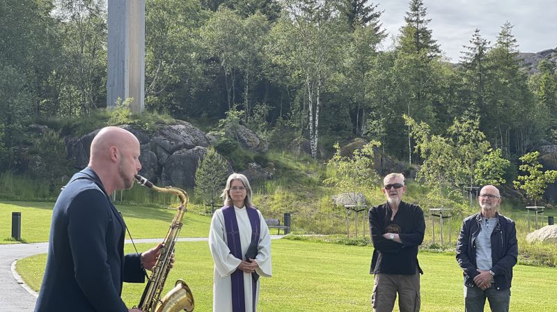 Bilde: åpning av Hestnes gravplass