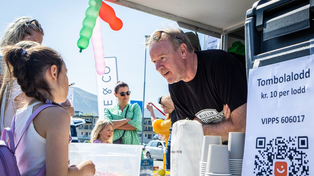 Loddsal og god stemning for heile familien på Ulsteinmessa (Foto Svein Arne Orvik)