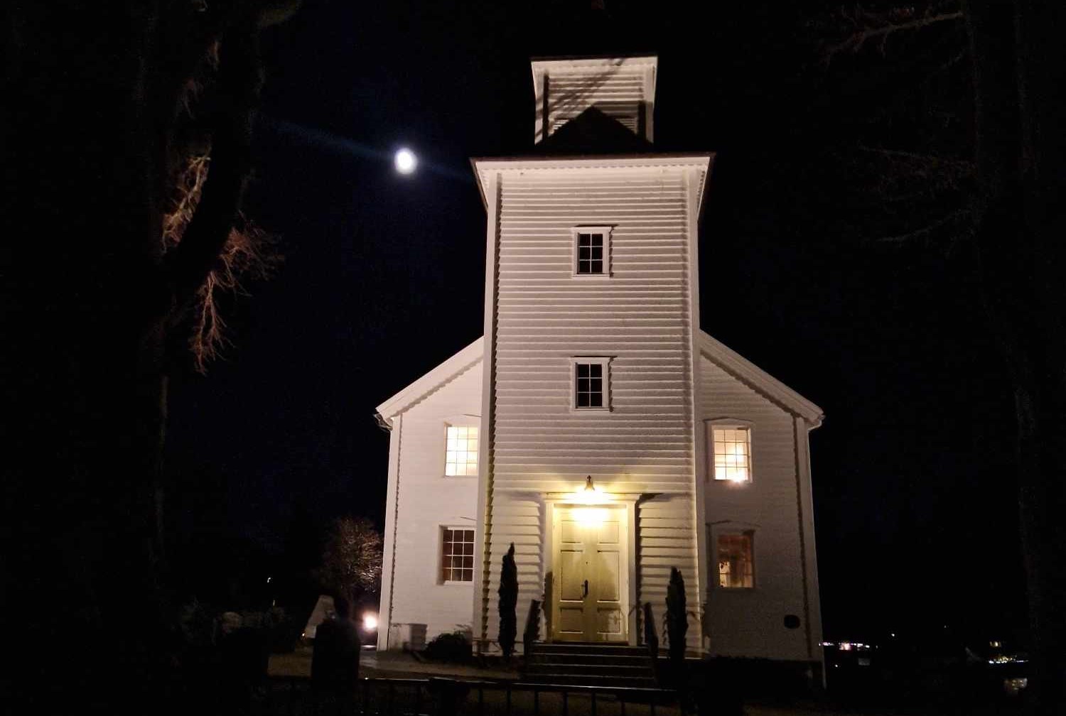 Hølekyrkja – i tru og håp