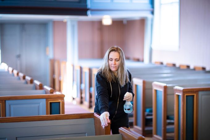 Nye koronaregler åpner for gudstjenester