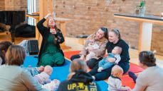 I 2023 var det rekordmange deltakarar på småbarn- og babysong i Den norske kyrkja. Det viser dei foreløpige tala som SSB gjorde offentlege fredag 15. mars. Foto: Torstein Kiserud / Den norske kyrkja.