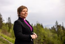 Ragnhild Jepsen held preika på festgudstenesta på Moster (foto: Den norske kyrkja). 