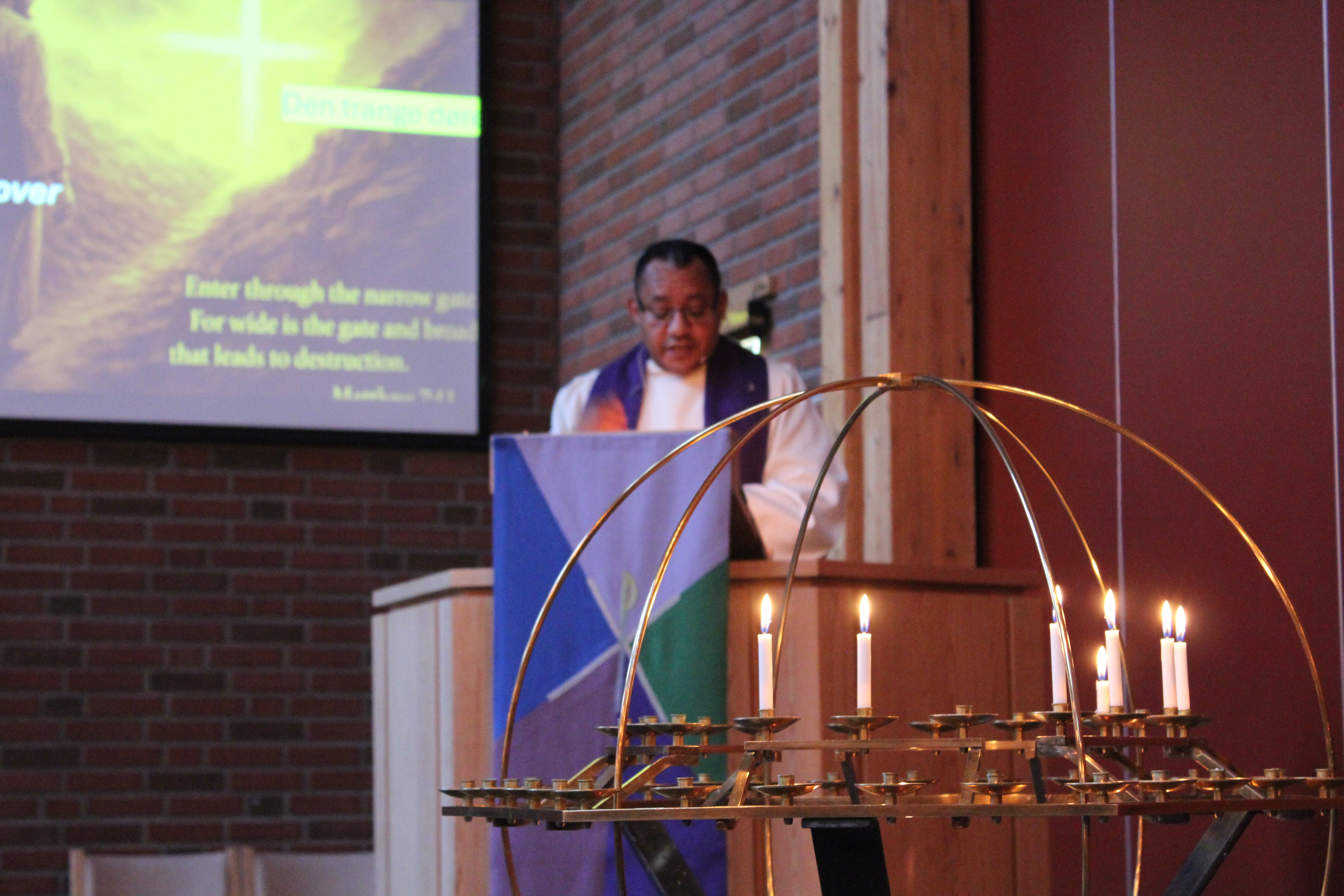 Gudstjeneste i Ellingsrud kirke, Foto: Bjørn Engstrøm 