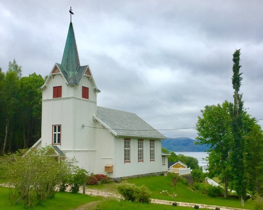 Arbeidet med nytt inngangsparti ved Heim kirke
