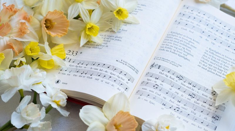 Pinse feires 50 dager etter påske og ti dager etter Kristi himmelfart. Høytiden markerer at Den hellige ånd ble sendt til disiplene. (Foto: Den norske kirke)