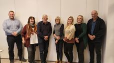 Det nye menighetsrådet i Roan. Fv. Erling Iversen, Brynhild Strøm Nilssen, Tor Nilssen, Iren Viken, nestleder Gunnhild Groven Horvli, leder Mari Kosberg og sokneprest Einar Strøm. Foto: O.P. Skansen