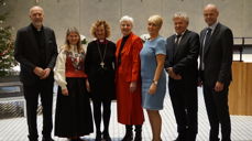 Prost Øystein Vaaland, ordfører Lene Conradi, biskop Kari Veiteberg, fylkesmann Valgerd Svarstad Haugland, leder av Kirkerådet Kristin Gunleiksrud Raaum, leder av Asker kirkelige fellesråd Nils Inge Haus og kirkesjef i Asker John Grimsby