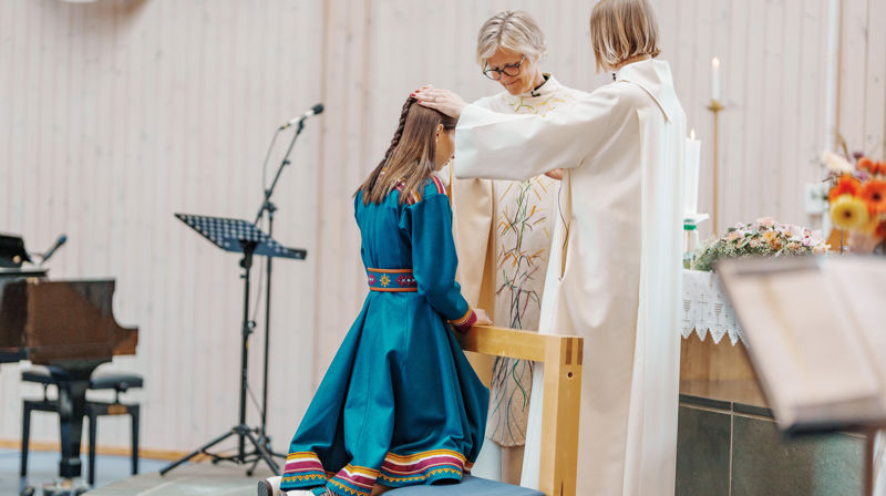 Forbønn for konfirmant, Foto: Ørjan Marakatt Bertelsen