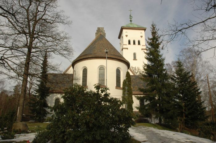 Ris kirke. Foto: kirkesøk.no