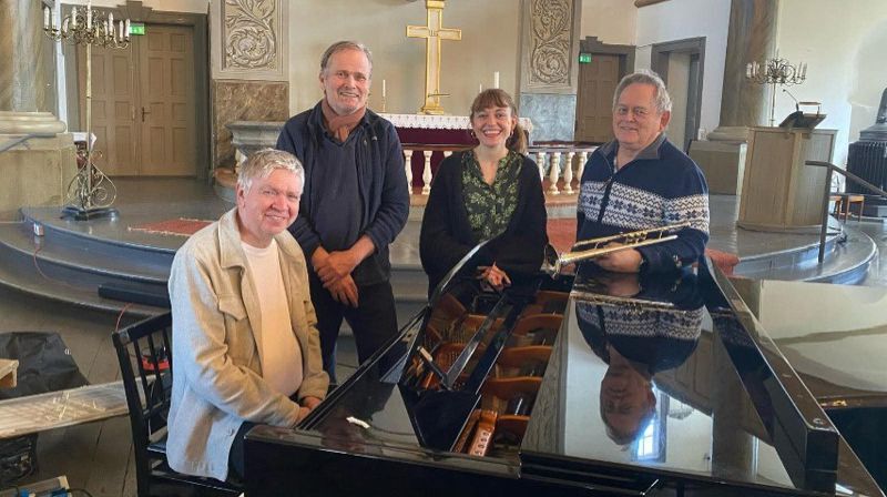 Musikk- og poesistund i Mandal kirke