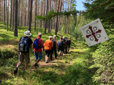 Pilgrimsvandring mellom Plassen og Mandfloen. Foto: Anne N. Sætre