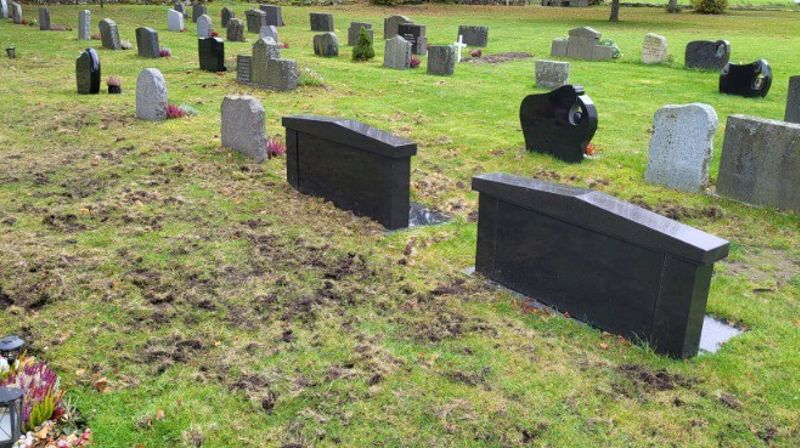 Ubudne gjester på kirkegården