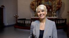 – Påskefortellingen kan du høre i en kirke nær deg, sier kirkerådsleder Kristin Gunleiksrud Raaum. Foto: Kolonihaven / Den norske kirke.