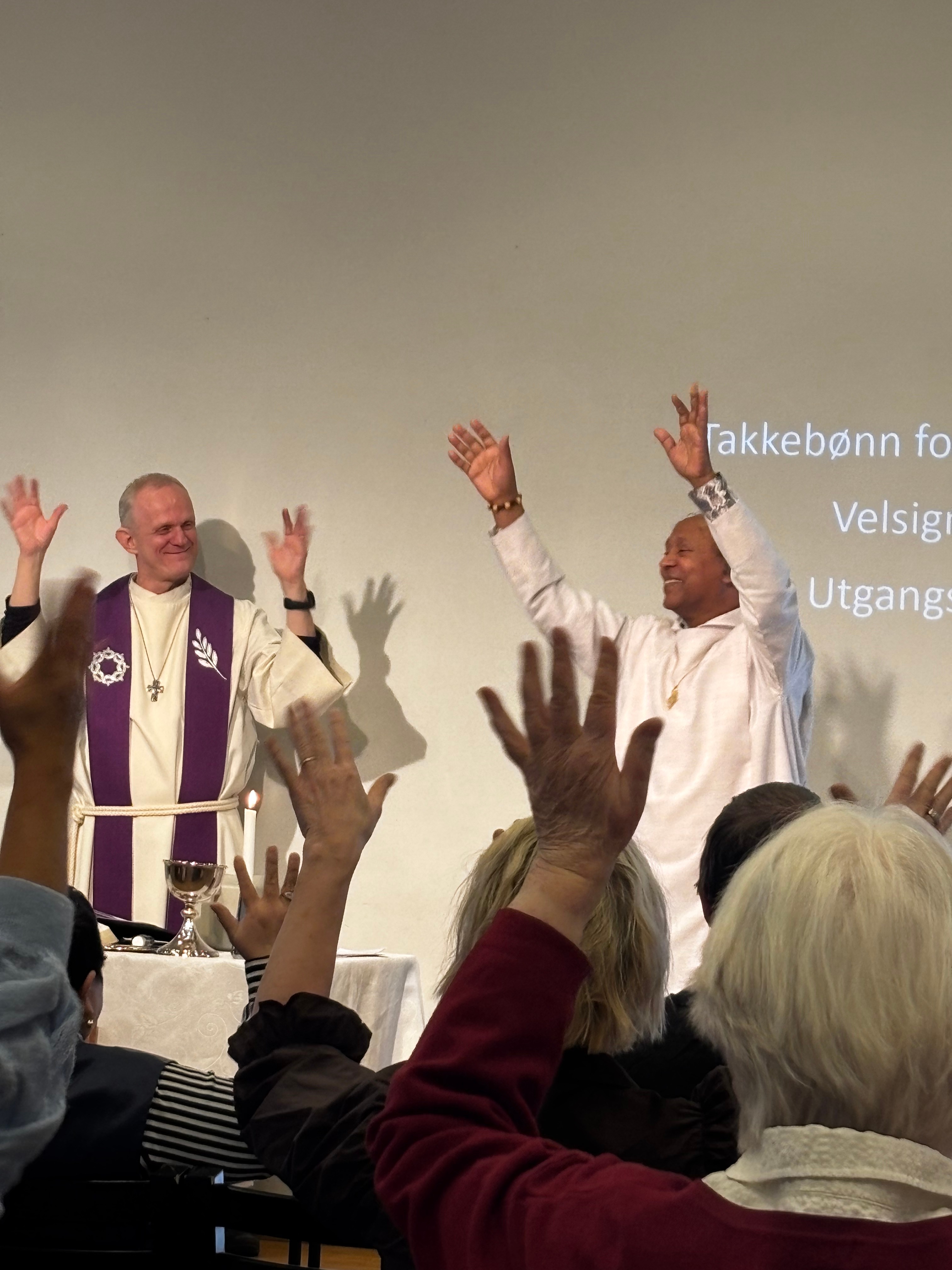 Døveprest Vidar Svendsen og trosopplærer Nabai Kauppinen. Foto: Nils Terje Andersen