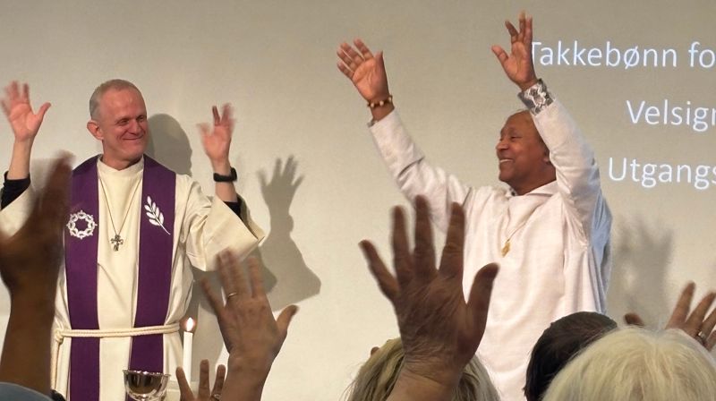 Døveprest Vidar Svendsen og trosopplærer Nabai Kauppinen. Foto: Nils Terje Andersen