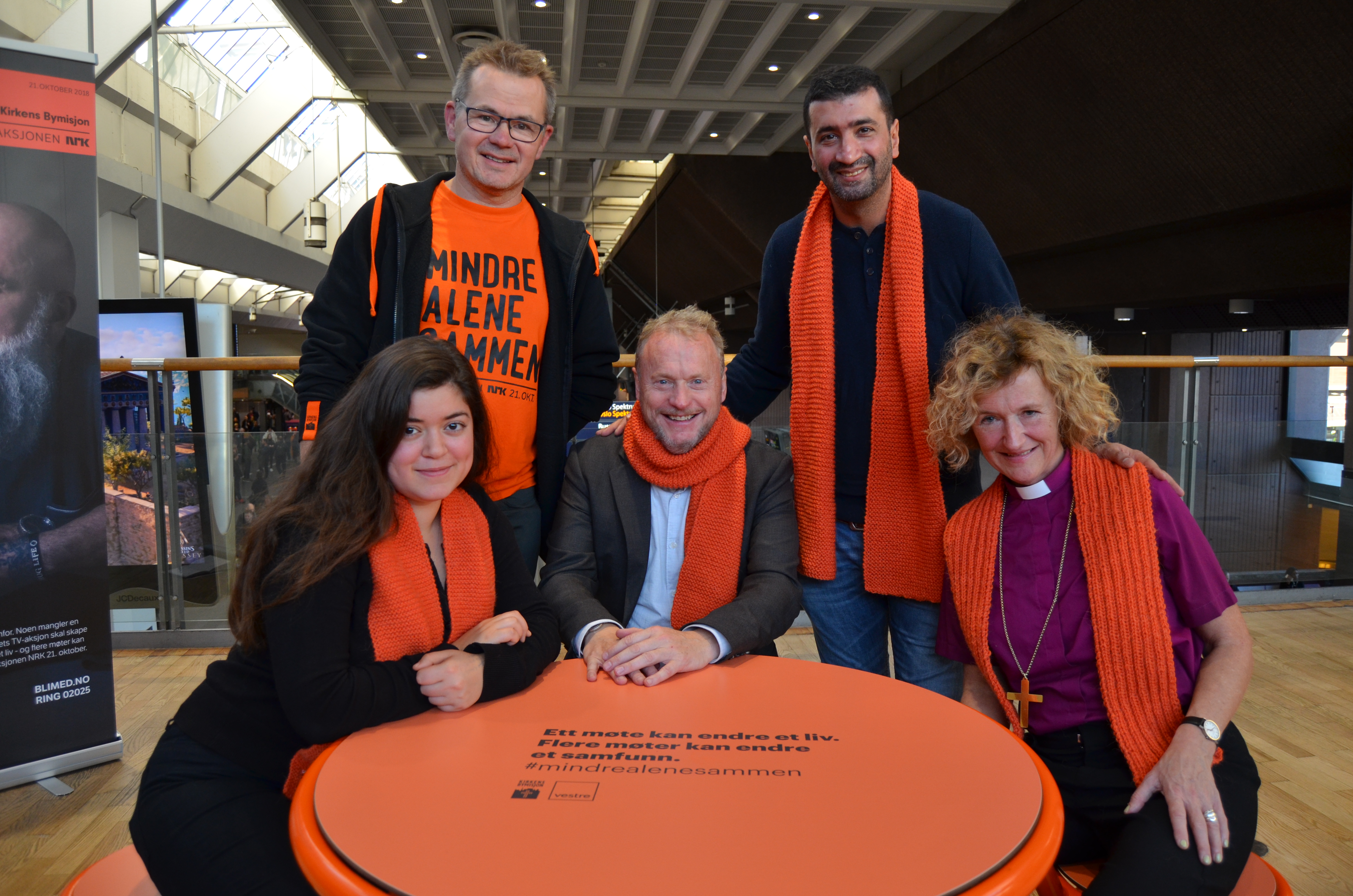 Nancy Hertz, Johannes Heggland, Raymond Johansen, Mohammed Fariss og Kari Veiteberg deltok i signatursamtalen på Oslo S onsdag. 