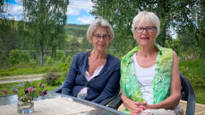 Besøkstjenesten i Søre Trysil: Dorthe Pentzen og Eva Galaasen. Foto: Steinar Olsen