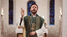 Mange vil bli prest og når målet uten å ha cand.theol-graden. For ordens skyld, Morten Holmqvist på bildet har cand.theol-graden. (Illustrasjonsfoto: Jarle Hagen)