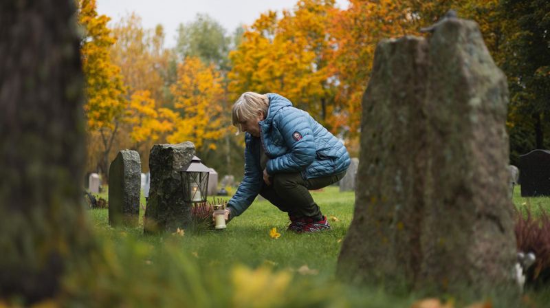 ALLEHELGEN – ROM FOR Å MINNES