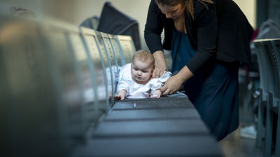 Det er ingen fasit på hvordan man kan være fadder. Men omsorg, legge til rette for tro og be for barnet kan være gode stikkord.