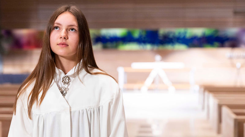 Bilde av konfirmant Foto: Von Skråstrek (kirkerådet)