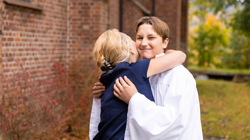 Ingen forblir upåvirket av gode ord, varme blikk og oppriktig kjærlighet fra viktige personer i ens eget liv.  Foto: Von/Den norske kirke