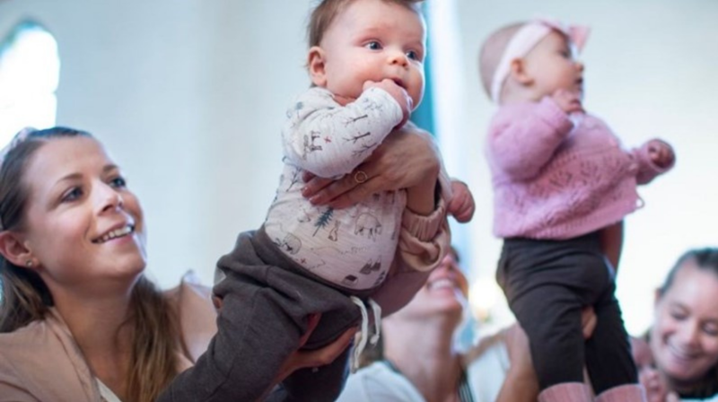 Er du i foreldrepermisjon? Bli med på babysang!