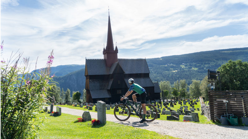 Kirken har samlet mennesker til gudstjeneste i over to tusen år. Foto: Joakim Birkeland / Den norske kirke