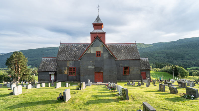 Kirken gir en meningsfull og trygg ramme for avskjeden. Foto: Joakim Birkeland/Den norske kirke.