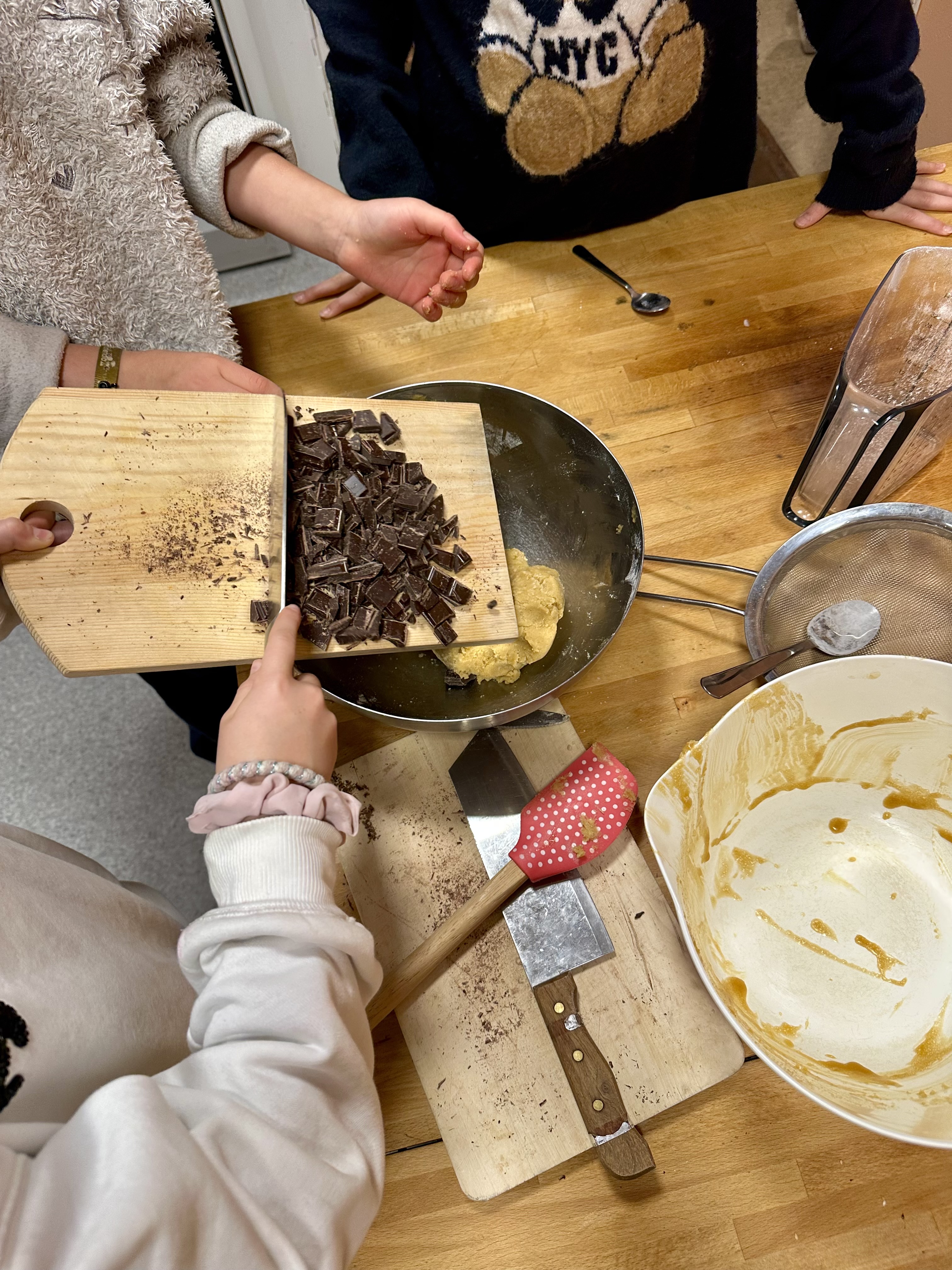 Forrige uke bakte vi cookies etter skolen