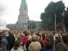 Minnemarkering i Kristiansand 25. juli 2011 etter terrorangrepet tre dager før. Foto: Dag A. Kvarstein.