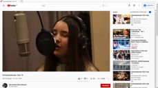 Ane Almås synger "Mary did you know" i julekalenderen fra Lillesand og Høvåg menigheter