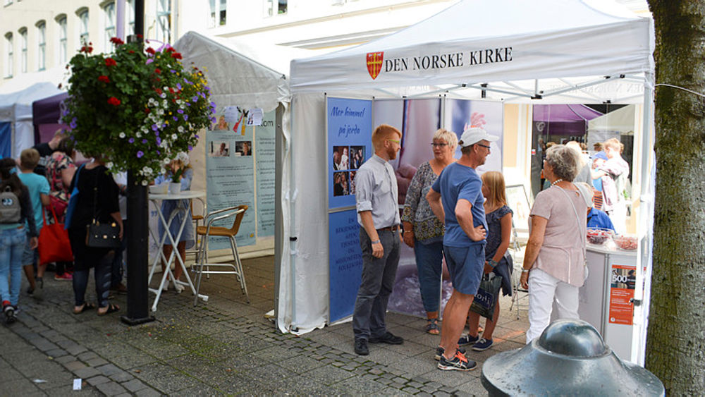 Mange besøkte Den norske kirkes stand under Arendalsuka 2017