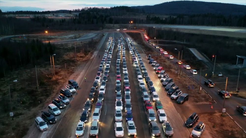 Oversiktsfoto fra drive-in gudstjenesten på NAFS øvingsbane i Skien. Foto: NAF