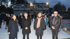 Fra venstre Sogneprest Mari Synnesyn Berg, biskope Stein Reinertsen, menighetsrådsleder Marianne Wegge og leder i byggekomite Gudmund Sagen. Foto: Odd-Inge Uleberg