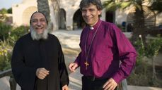 Biskop Stein Reinertsen har jevnlig kontakt med sin egyptiske kollega, biskop Thomas i Egypt hvor kirken opplever forfølgelse og dermed begrenset religionsfrihet i praksis.